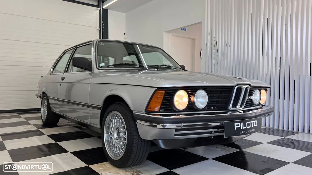 BMW 323 - 5