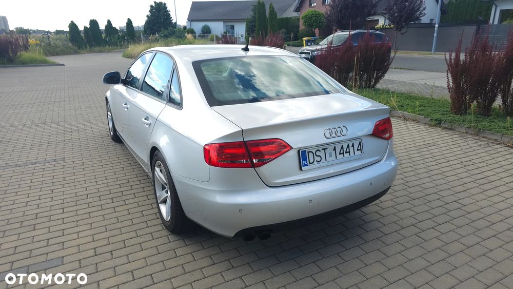 Audi A4 Limousine - 4