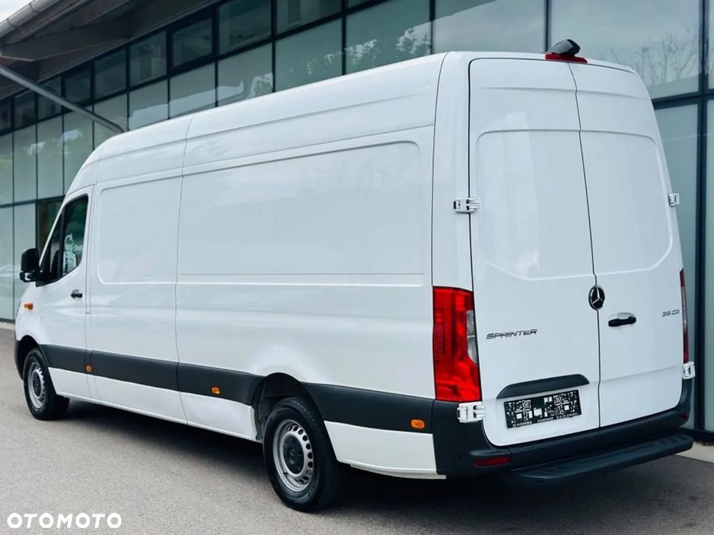 Mercedes-Benz Sprinter - 4