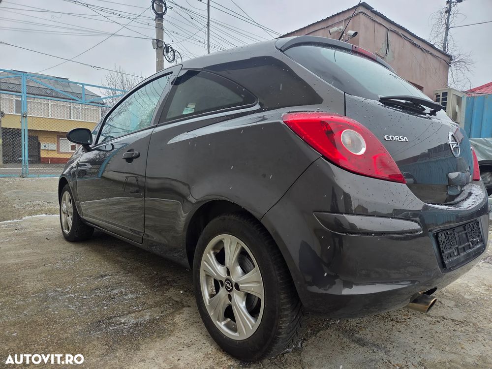 Opel Corsa 1.4 16V Color Edition - 2