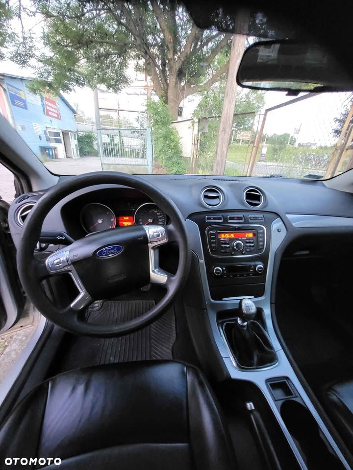 Ford Mondeo - 8