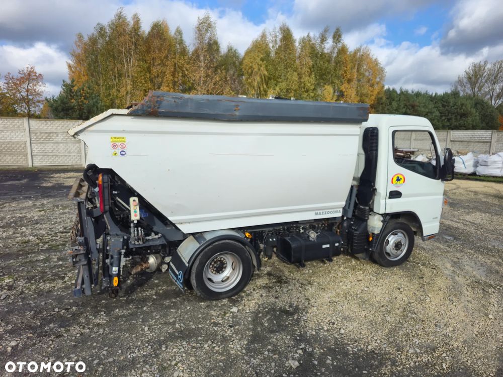 Mitsubishi CANTER FUSO - 5