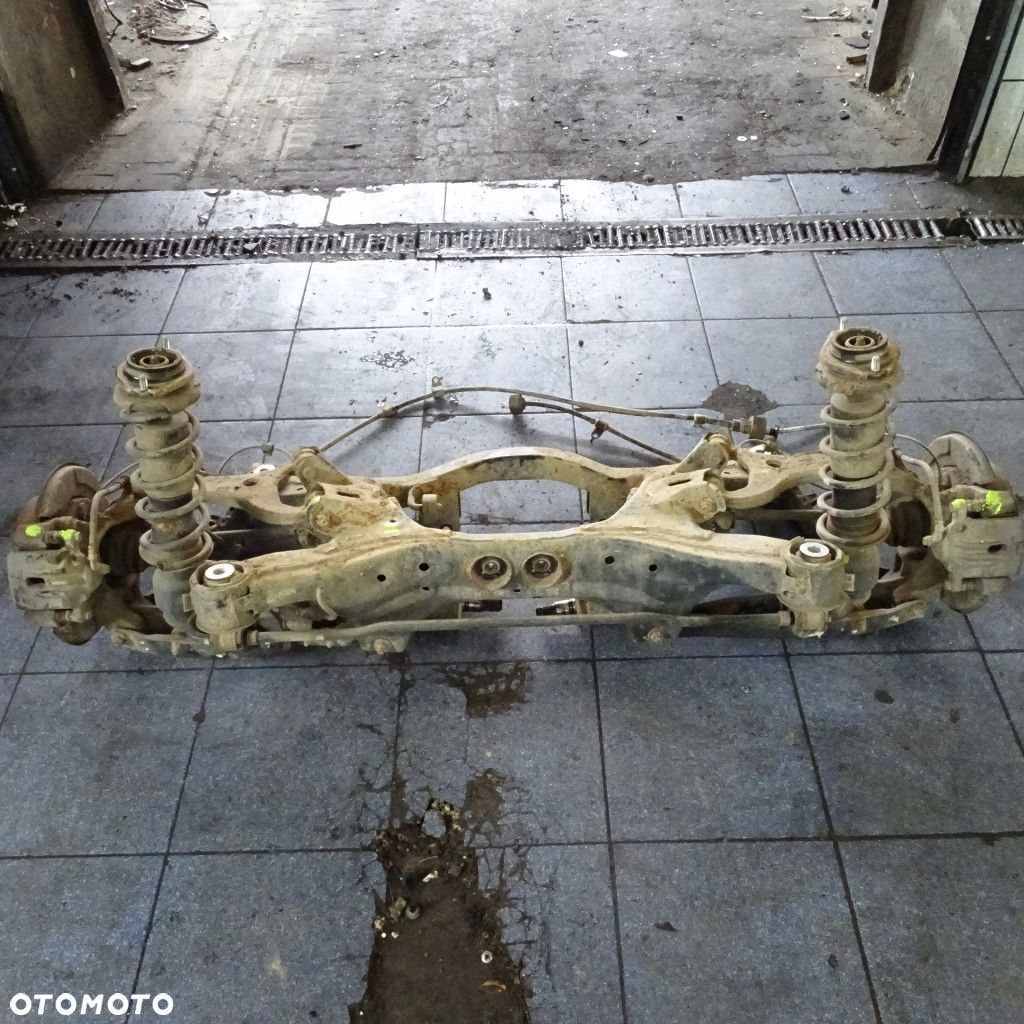SUBARU OUTBACK IV OŚ TYLNA BELKA ZAWIESZENIA - 4