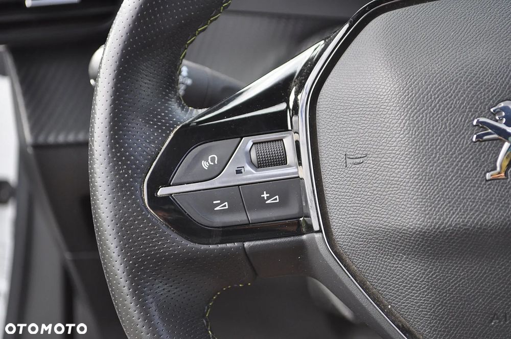 Peugeot 2008 1.5 BlueHDi GT Line S&S - 30