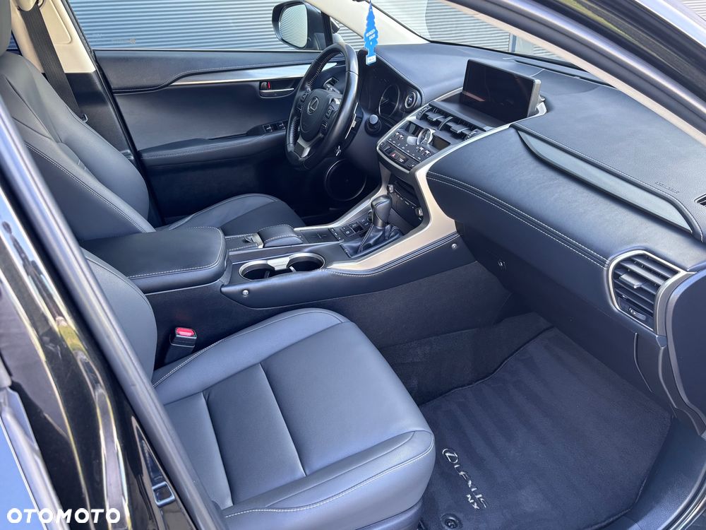 Lexus NX 300h F Impression AWD - 23