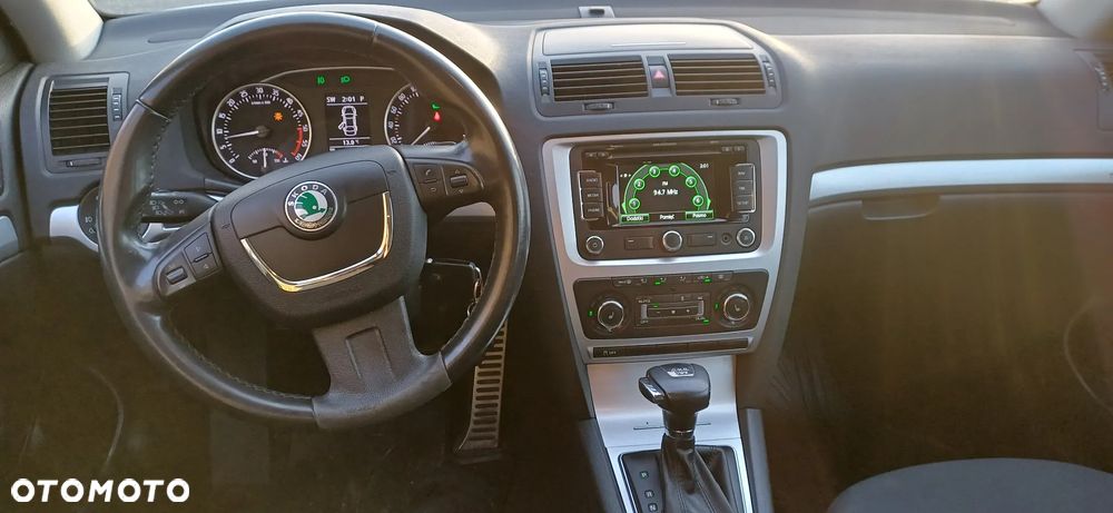 Skoda Octavia ver-combi-2-0-tdi-dpf-4x4-dsg-scout - 5