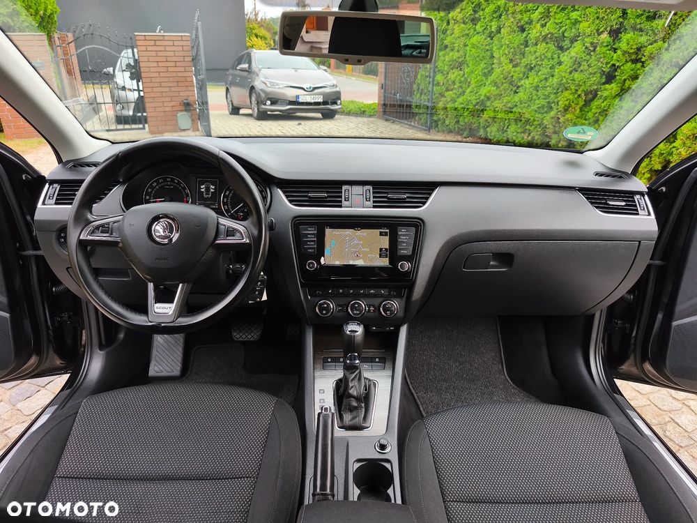 Skoda Octavia 2.0 TDI 4x4 DSG Scout - 34