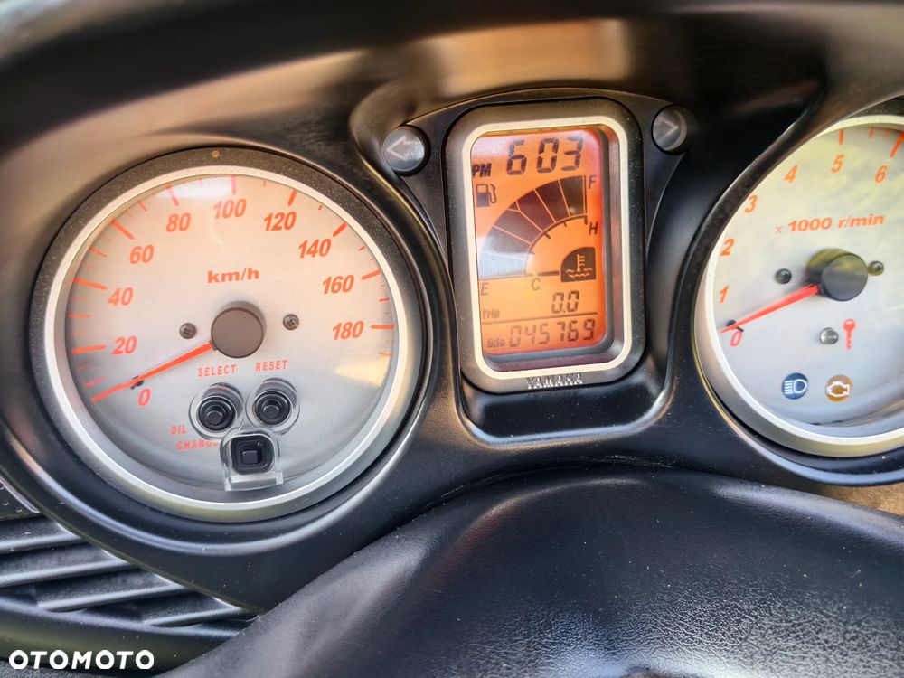 Yamaha Tmax - 17