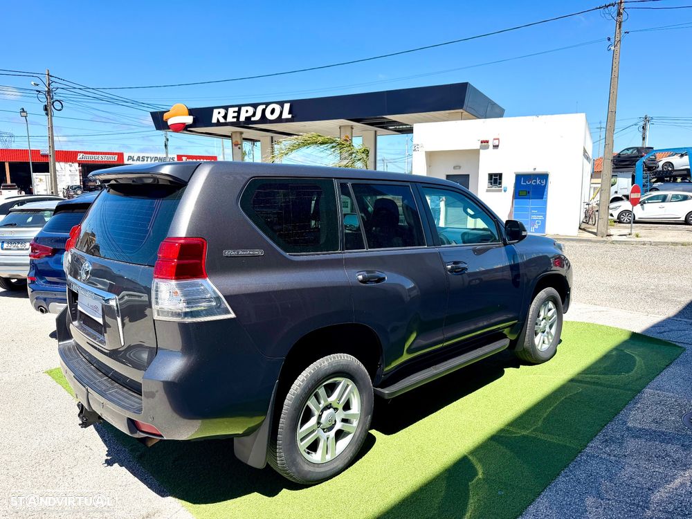 Toyota Land Cruiser Prado - 3