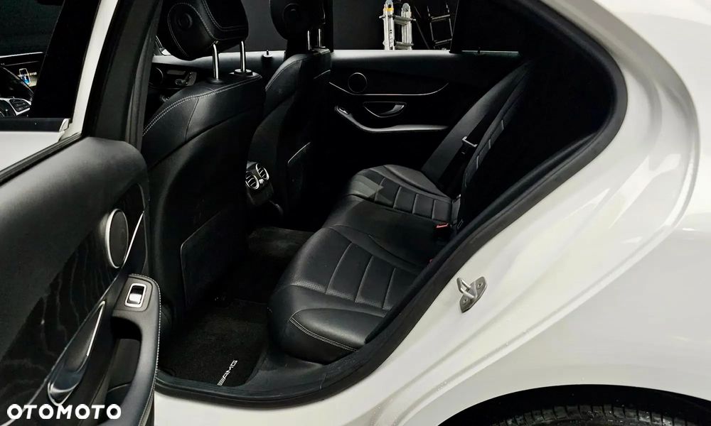 Mercedes-Benz Klasa C 200 4-Matic 7G-TRONIC - 14