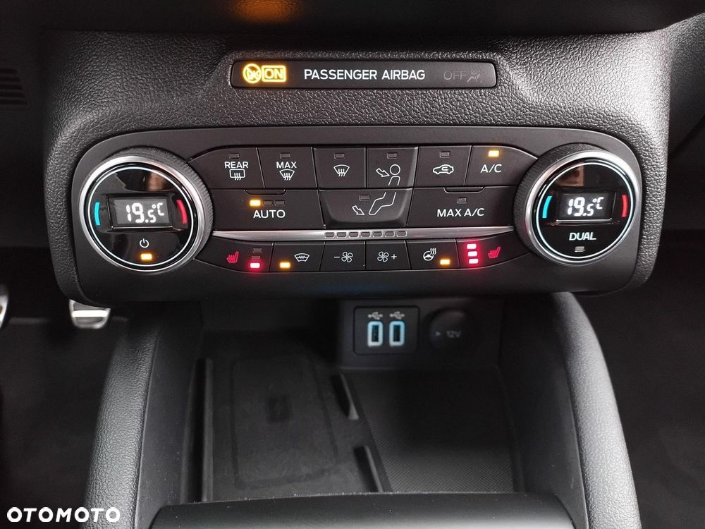 Ford Focus 2.0 EcoBlue ST - 21