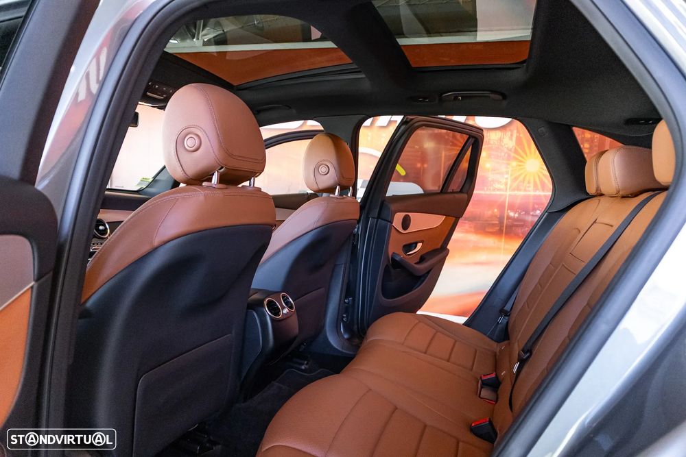 Mercedes-Benz GLC 300 d 4Matic 9G-TRONIC AMG Line - 25