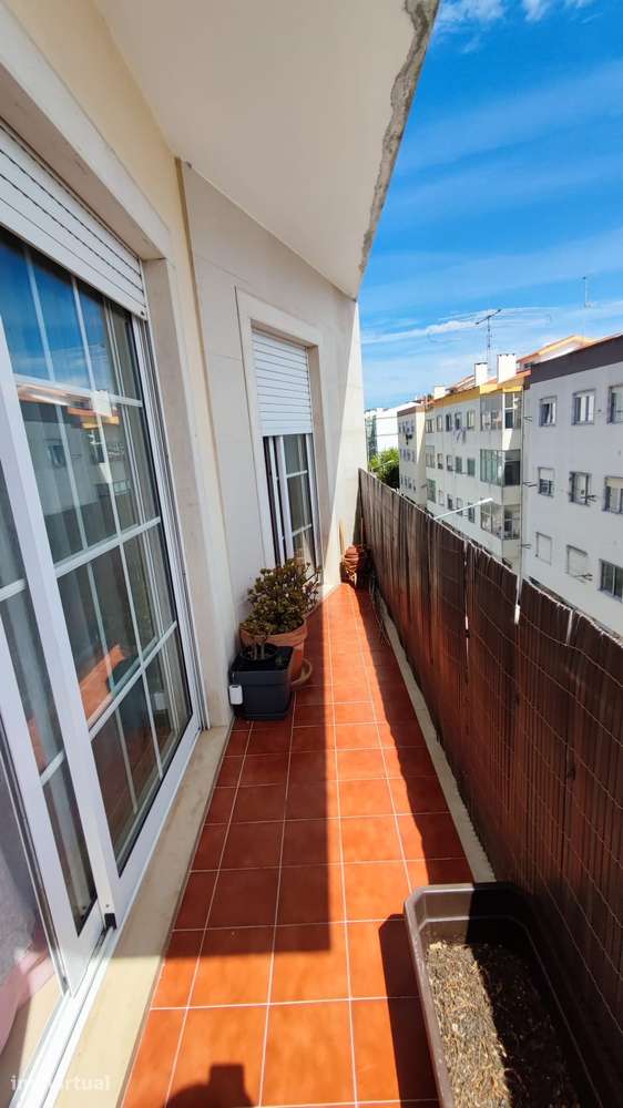 T2 em Caldas da Rainha com garagem e varanda - Grande imagem: 2/19
