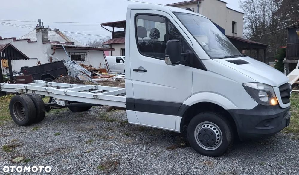 Mercedes-Benz Sprinter - 2