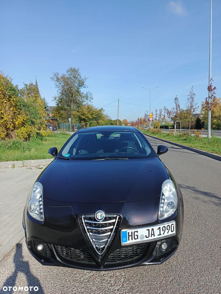 Alfa Romeo Giulietta 2012 photo 2