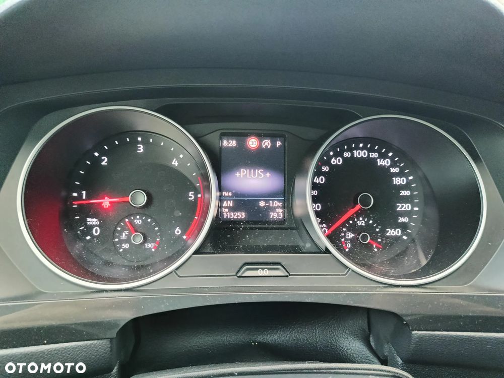 Volkswagen Tiguan - 9