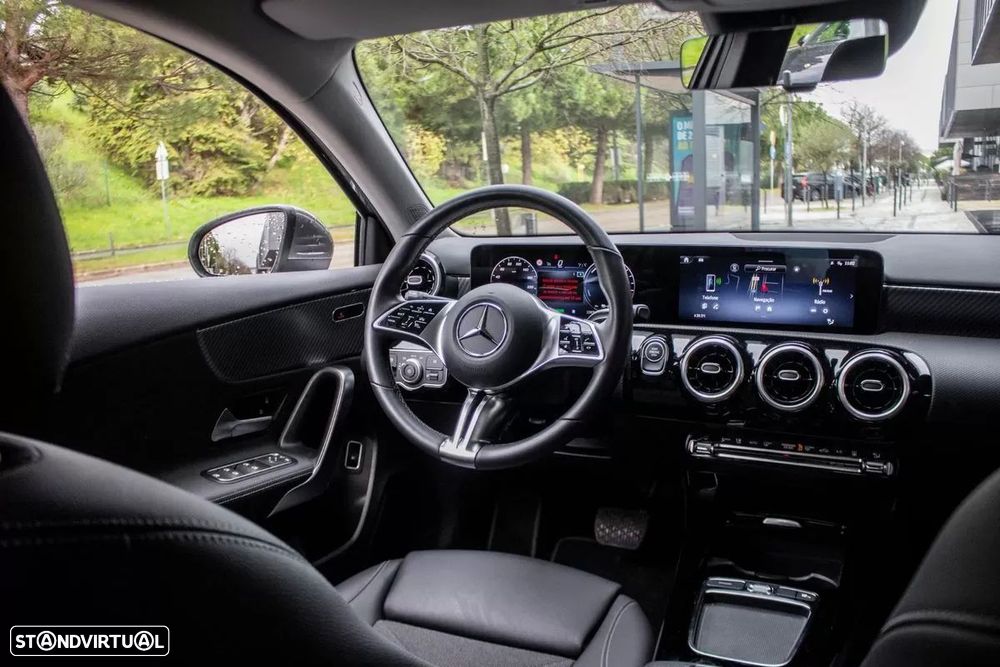 Mercedes-Benz A 250 e - 32