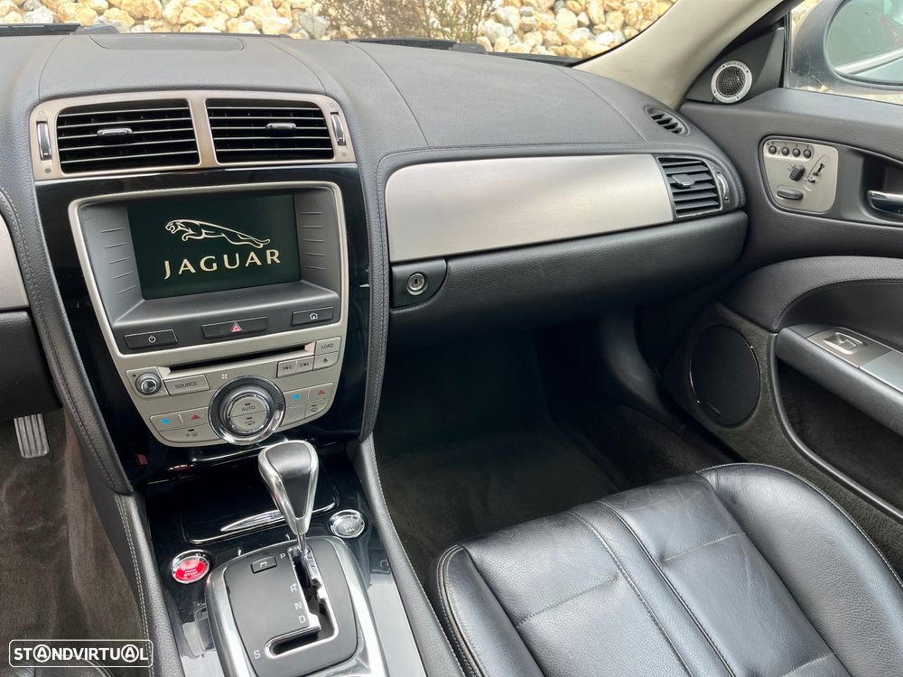 Jaguar XK 4.2 V8 Coupé - 6