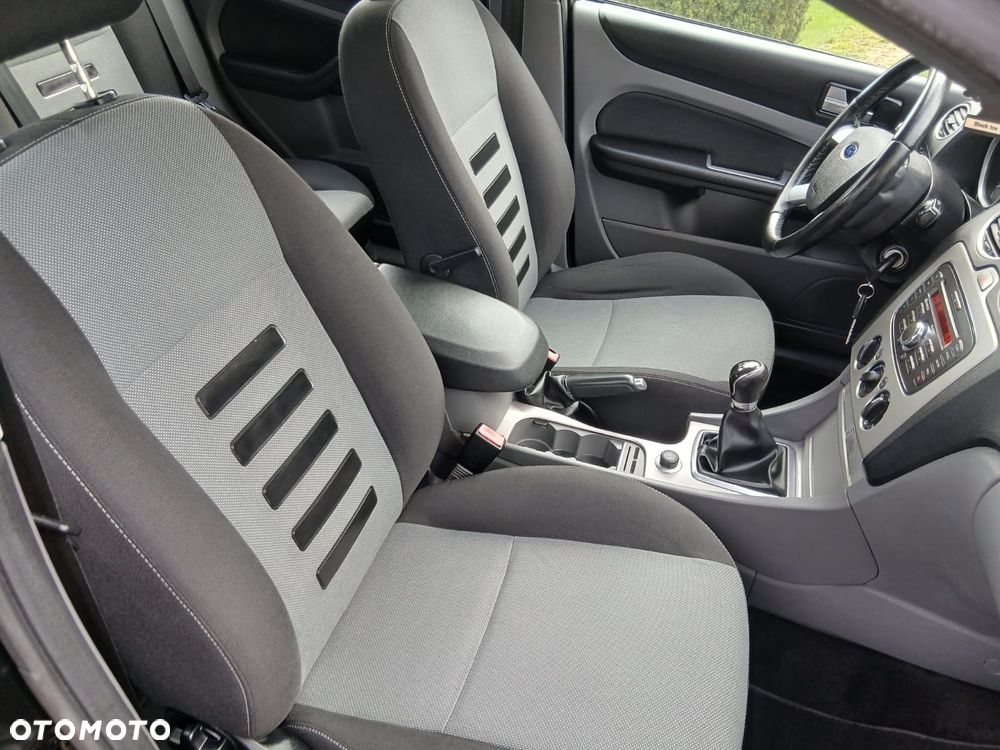 Ford Focus 1.6 16V Ambiente - 28