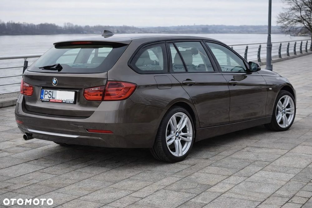 BMW Seria 3 320d xDrive DPF Edition Sport - 8