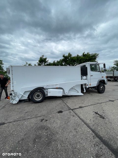 Mercedes-Benz 810D - 3