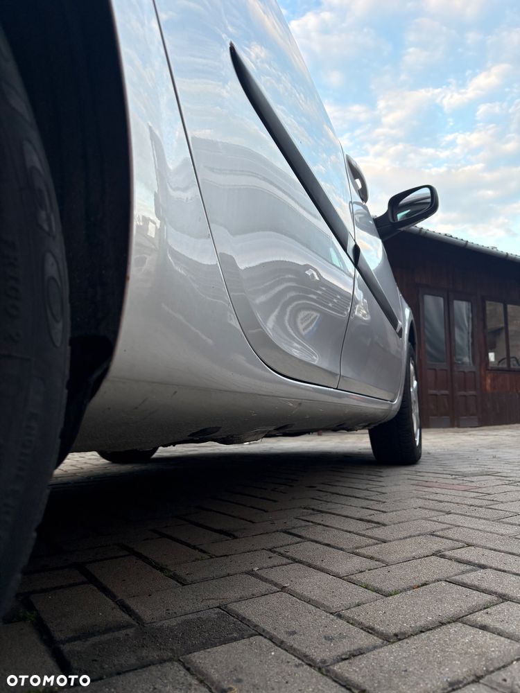 Renault Clio 1.2 16V Emotion - 9