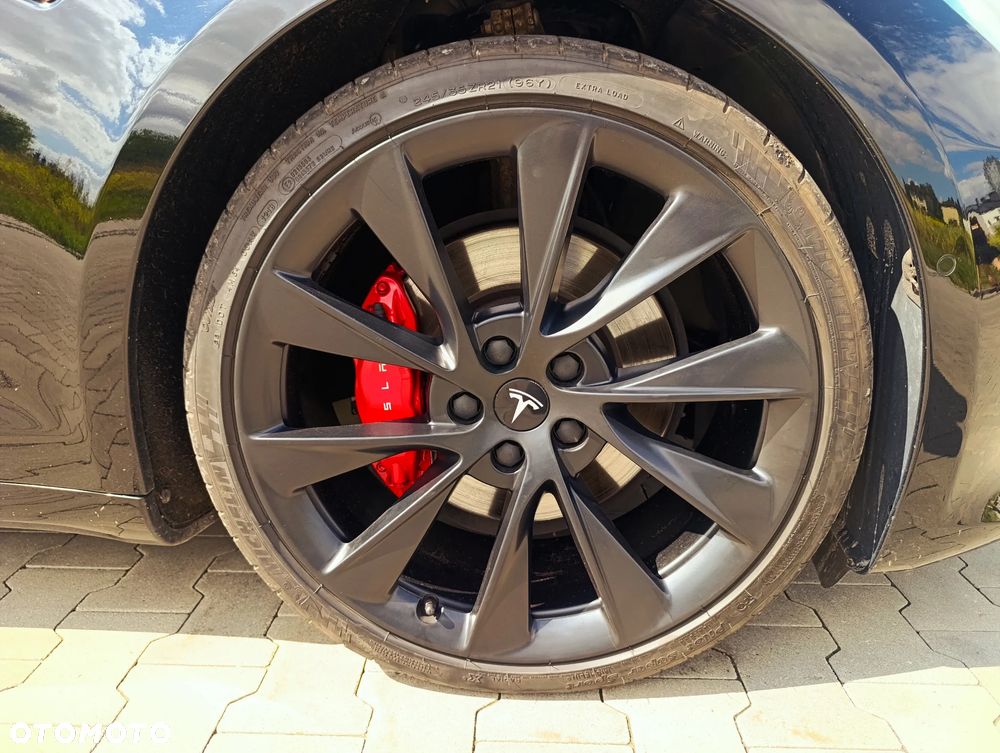 Tesla Model S - 27