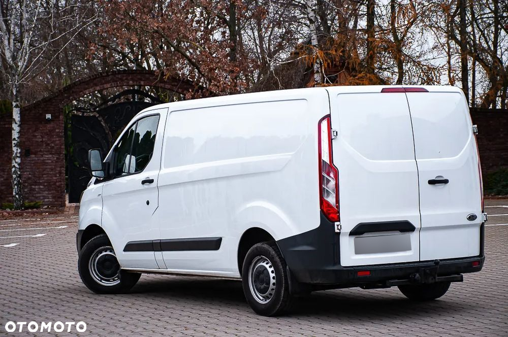 Ford TRANSIT CUSTOM - 11