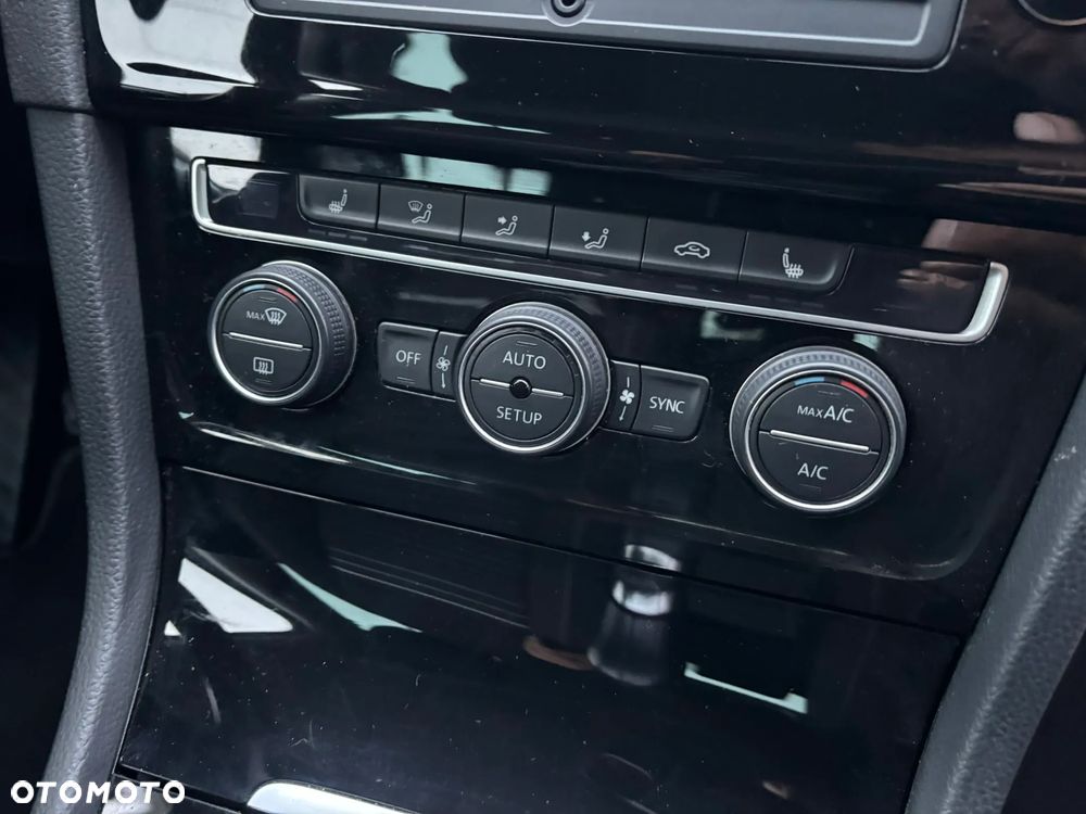 Volkswagen Golf 1.2 TSI BlueMotion Technology Cup - 16