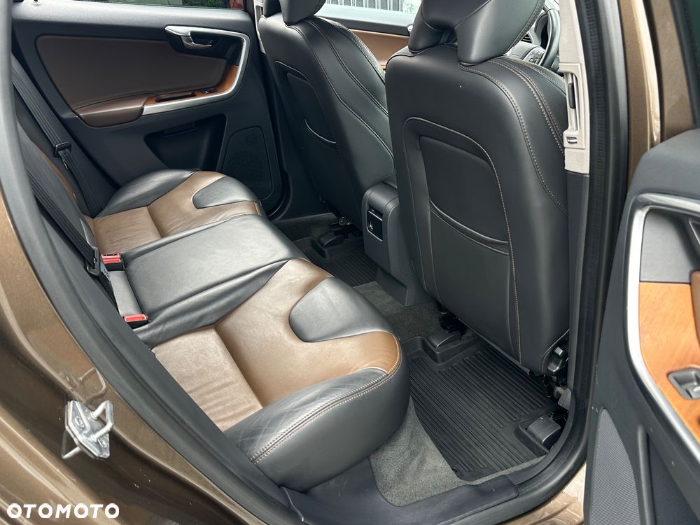 Volvo XC 60 D3 Drive-E Momentum - 22