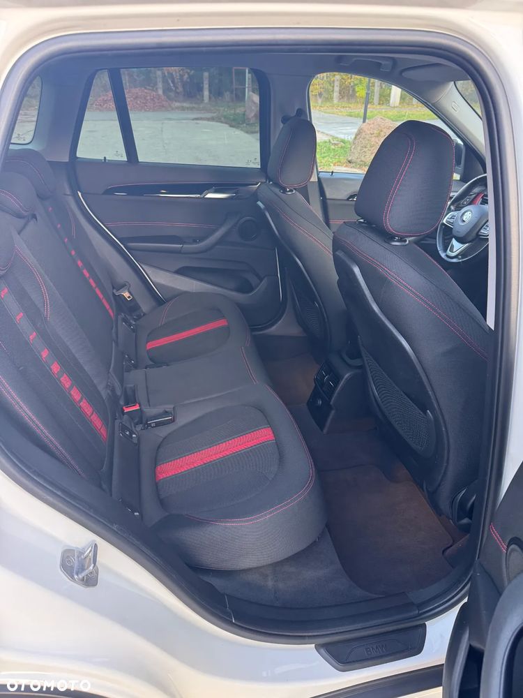 BMW X1 xDrive20i Sport Line - 8