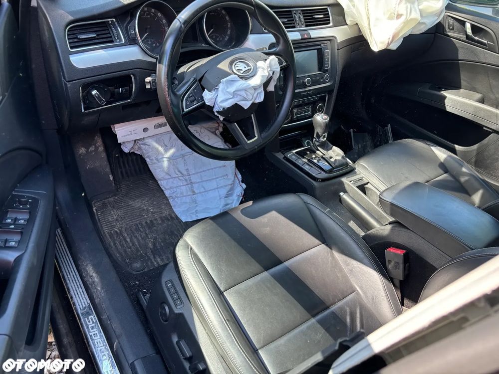 Skoda Superb 2.0 TDI 4x4 Platinum Outdoor DSG - 16