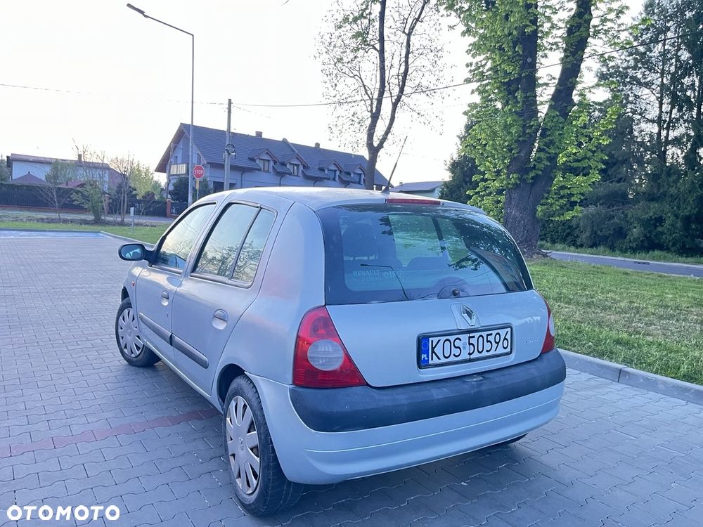 Renault Clio 1.2 16V Confort Privilege - 3