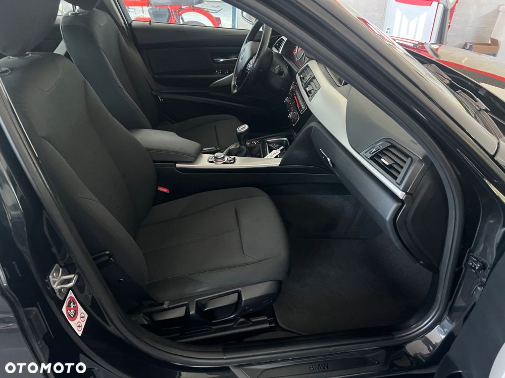 BMW Seria 3 316d Edition Luxury Line Purity - 30