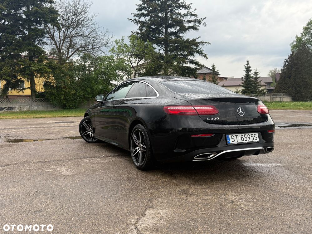 Mercedes-Benz Klasa E 300 9G-TRONIC - 4