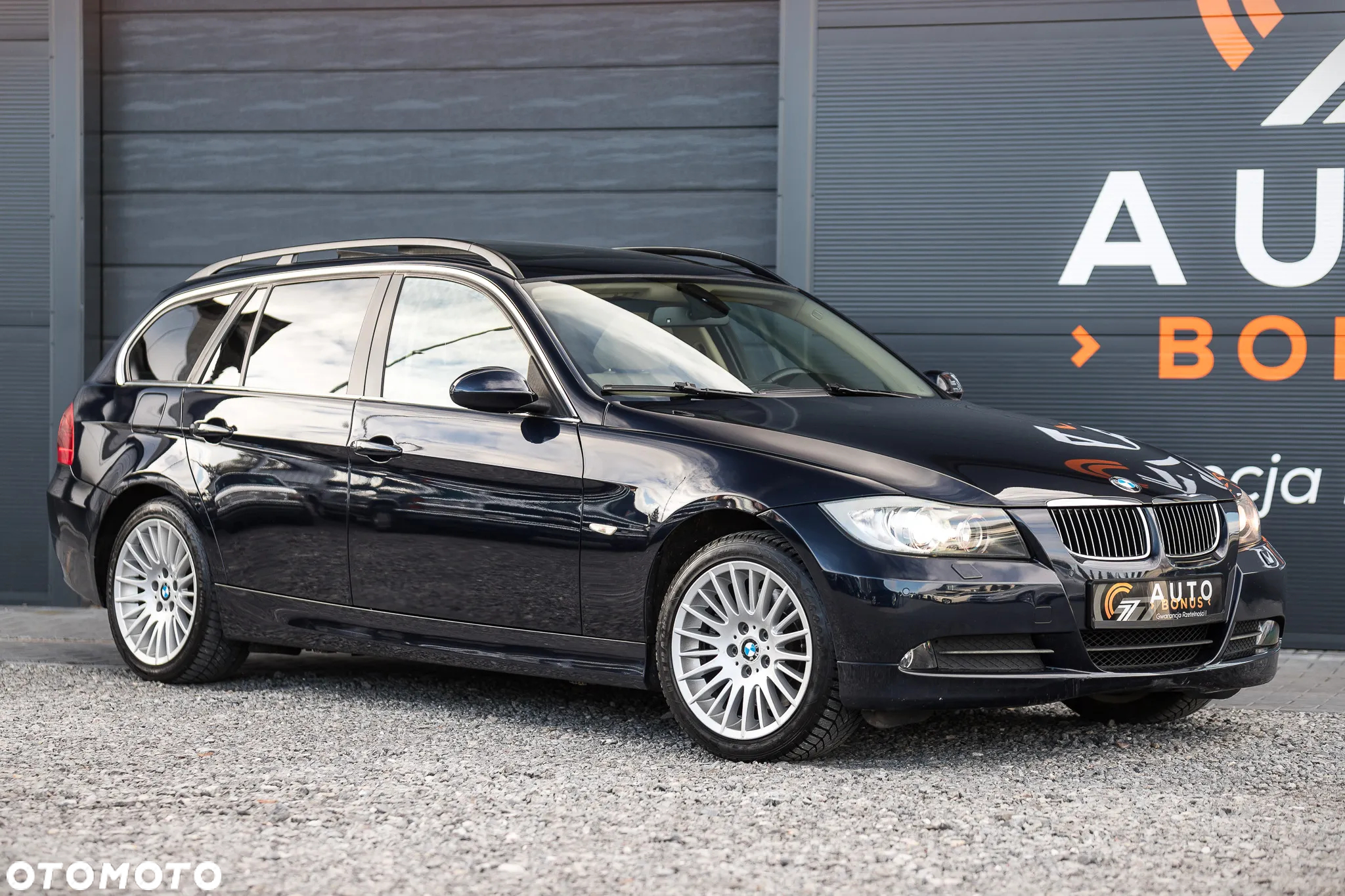 BMW Seria 3 325i xDrive Touring - 3