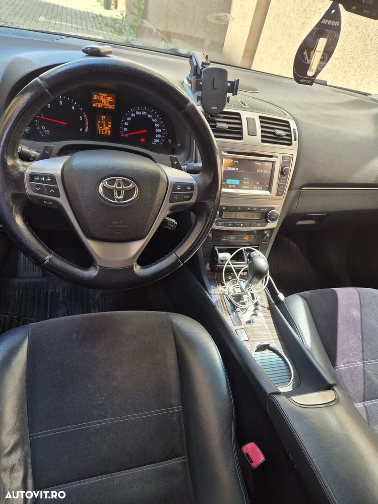 Toyota Avensis 2.2 D-CAT Luxury Aut. (consola argintie) - 5