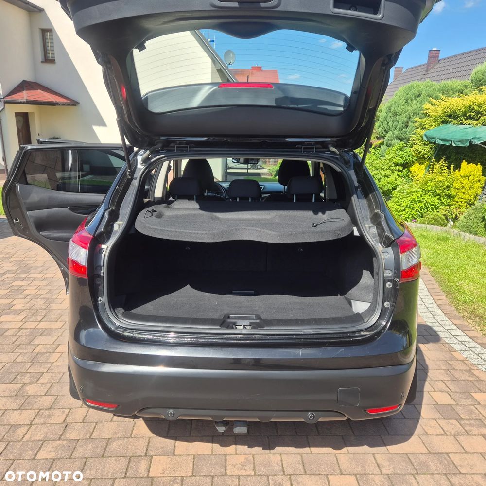 Nissan Qashqai 1.6 dCi 4 x 4 DPF Start/Stop tekna - 16