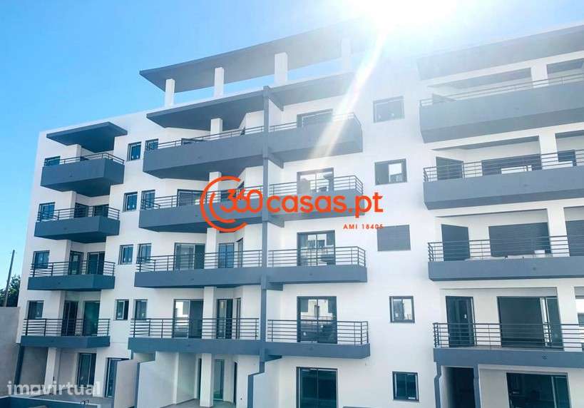 Apartamento T3 novo com piscina e garagem em Olhão - Grande imagem: 2/38