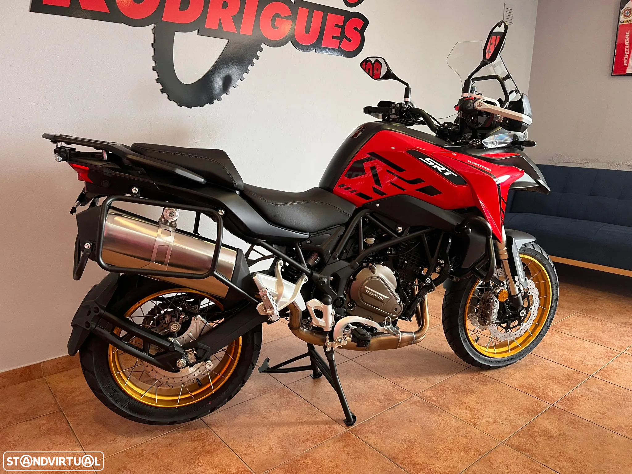 QJ Motor SRT 700X - OFERTA 3 MALAS ALUMÍNIO + EQUIPAMENTO - 4