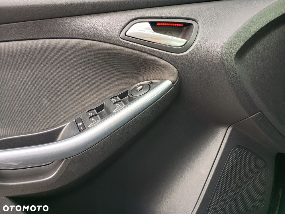 Ford Focus 1.6 EcoBoost Trend - 12