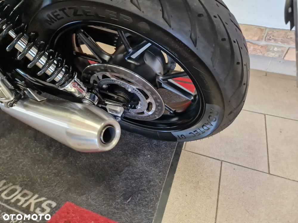 Triumph Street Twin - 13