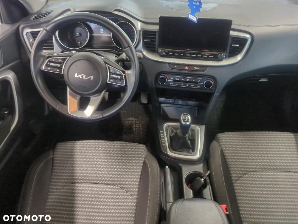Kia Ceed - 8