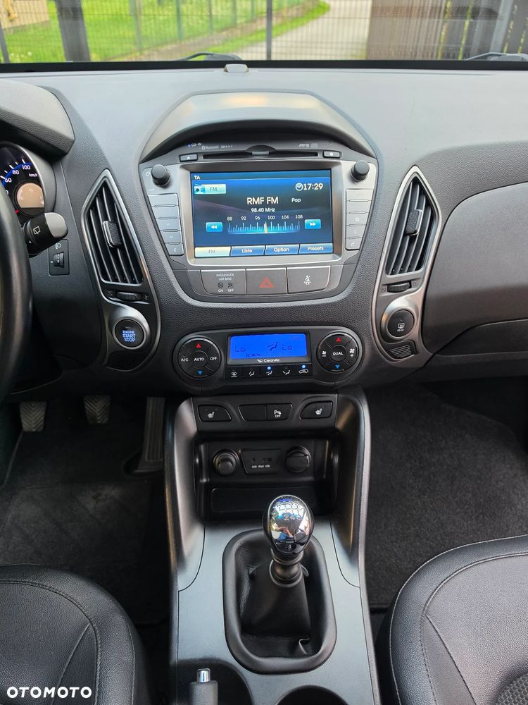Hyundai ix35 1.6 2WD Fifa World Cup Edition - 15