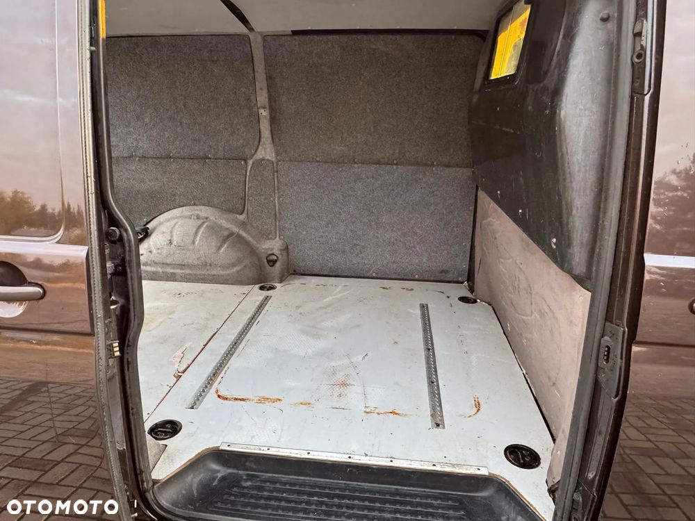 Volkswagen Transporter - 18