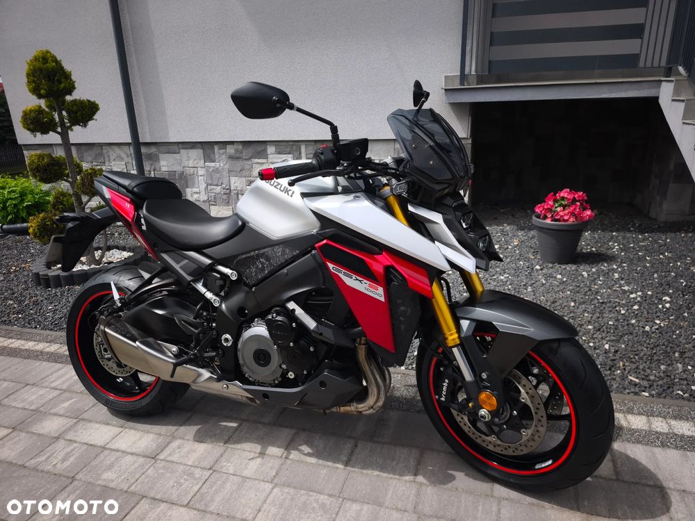 Suzuki GSX - 3