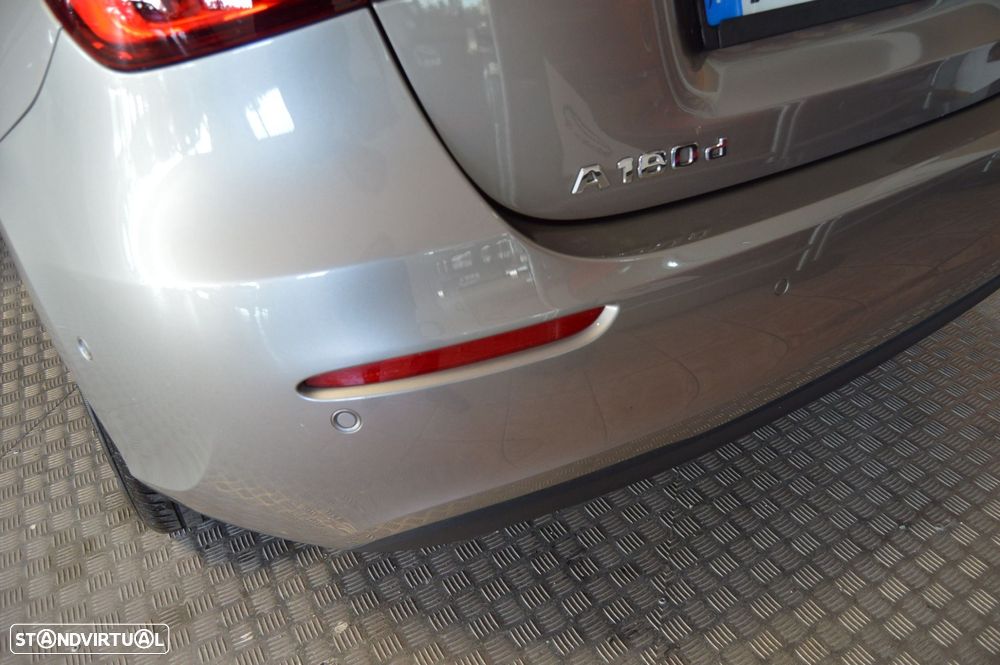 Mercedes-Benz A 180 d Style Plus Aut. - 23