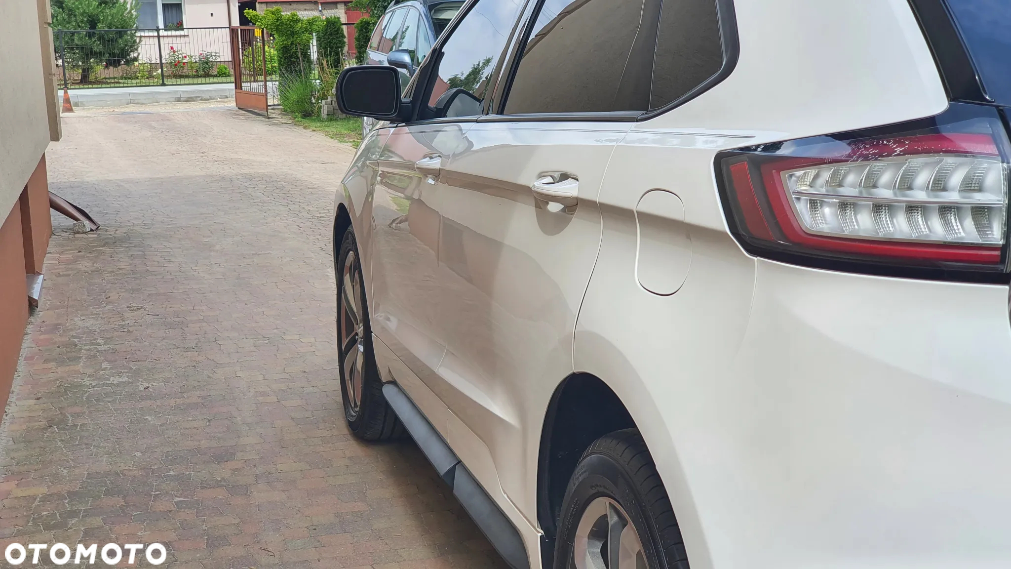 Ford Edge - 18