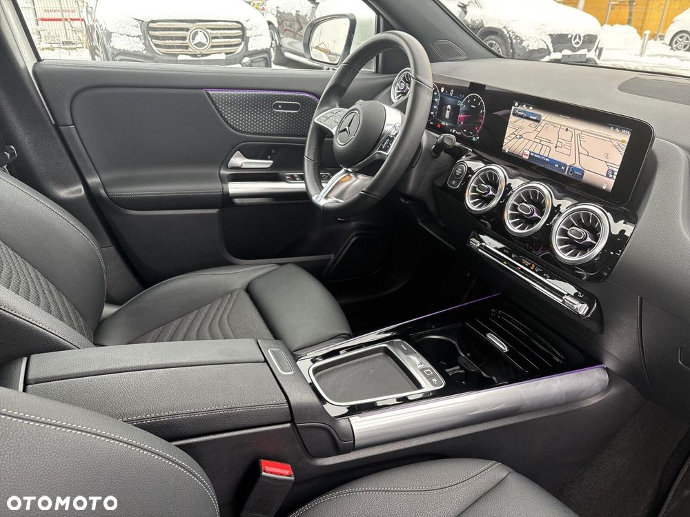 Mercedes-Benz GLA - 18