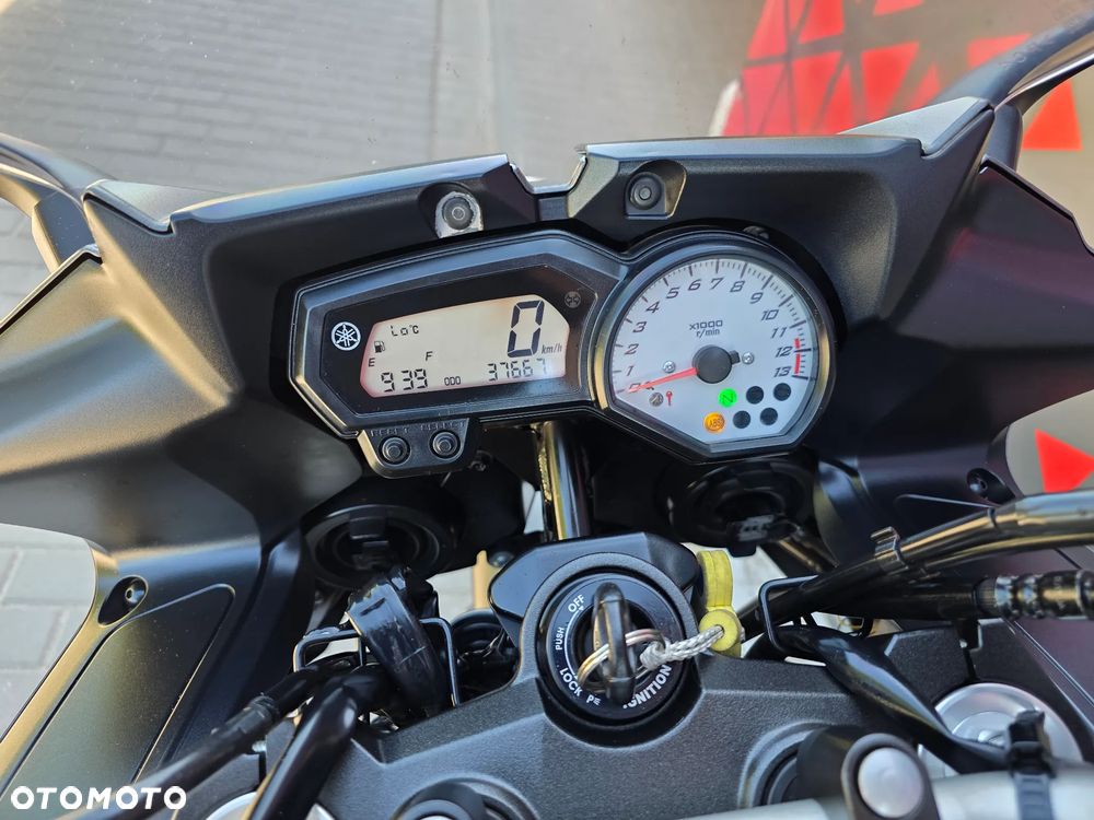 Yamaha FZ8 - 22